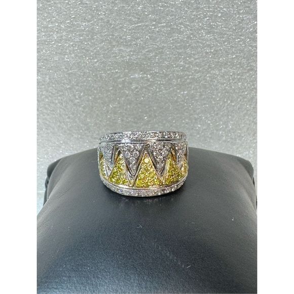 14KT Yellow & White Gold Yellow & White Diamond Chevron Design Ring size 8